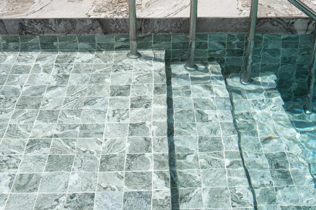 Concrete tiling of a pool